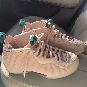 Women Nike Foam posites